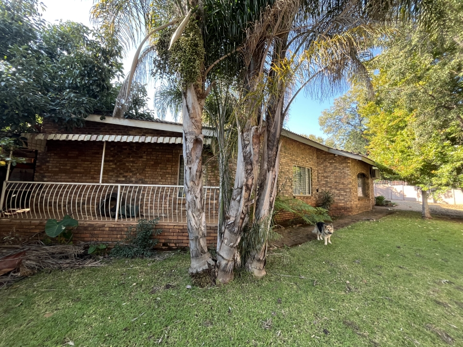 3 Bedroom Property for Sale in Safari Gardens North West